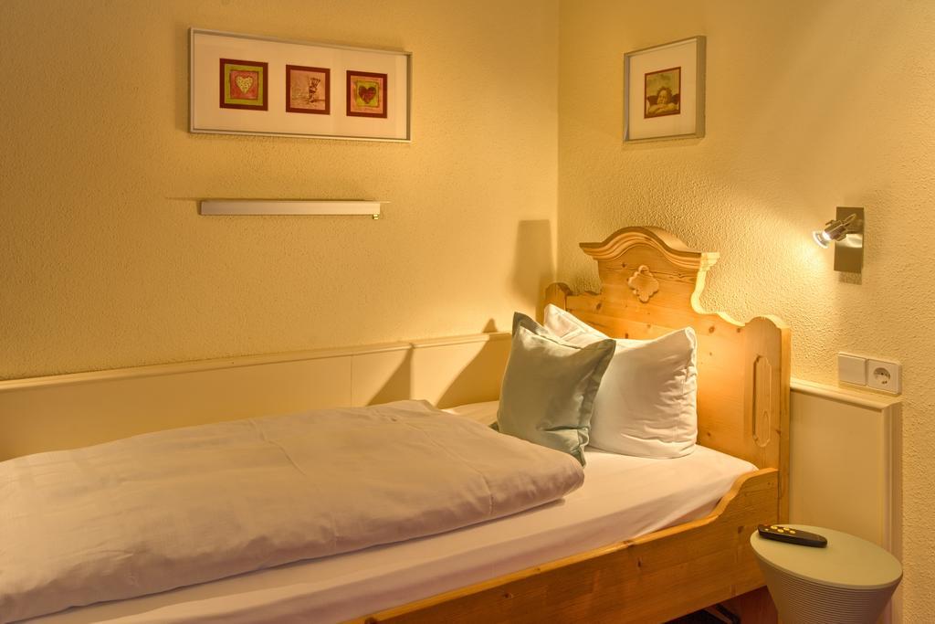 Hotel&Restaurant Kaiserhof Bad Bellingen Zimmer foto